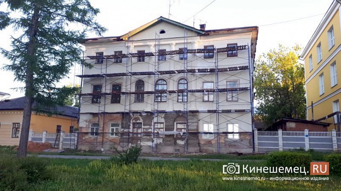 На Волжском бульваре в Кинешме завершается ремонт фасада Дома дворянства фото 2