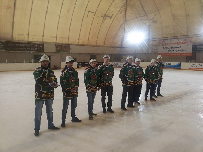 Кинешемская команда «Любители бани» завершила хоккейный сезон «серебром» фото 13