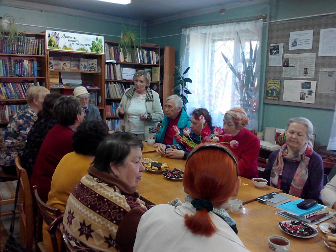 В кинешемском клубе «Гармония» звучали стихи Булата Окуджавы фото 3