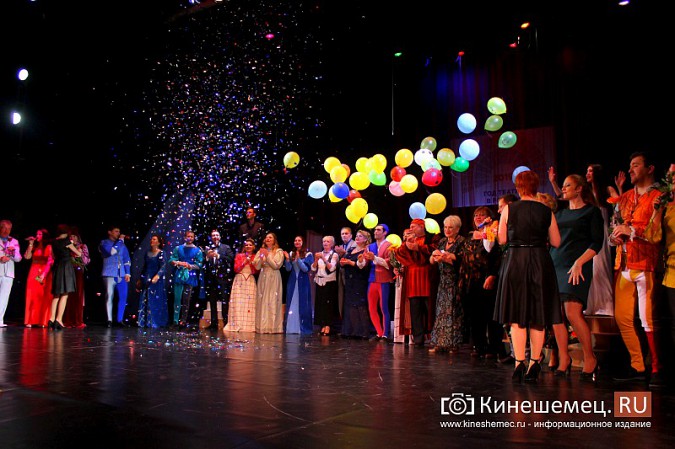 В честь завершения сезона Кинешемский театр раздал артистам «Оскары» фото 36