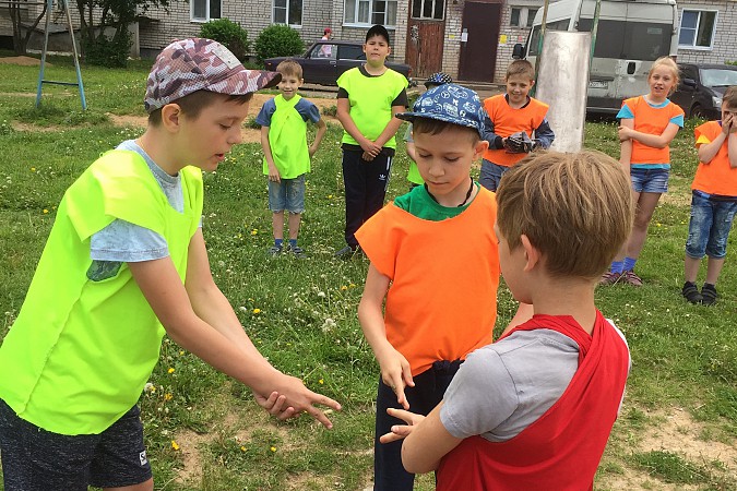 В микрорайоне «ДХЗ» прошел веселый детский праздник фото 3