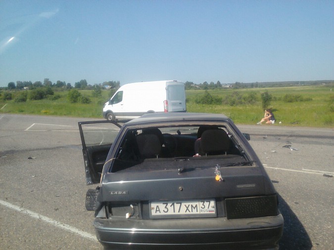 На трассе Кинешма-Иваново столкнулись два автомобиля фото 2
