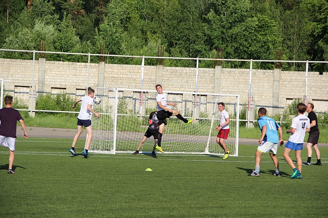 Лидер чемпионата Кинешмы по футболу потерпел два поражения подряд фото 5