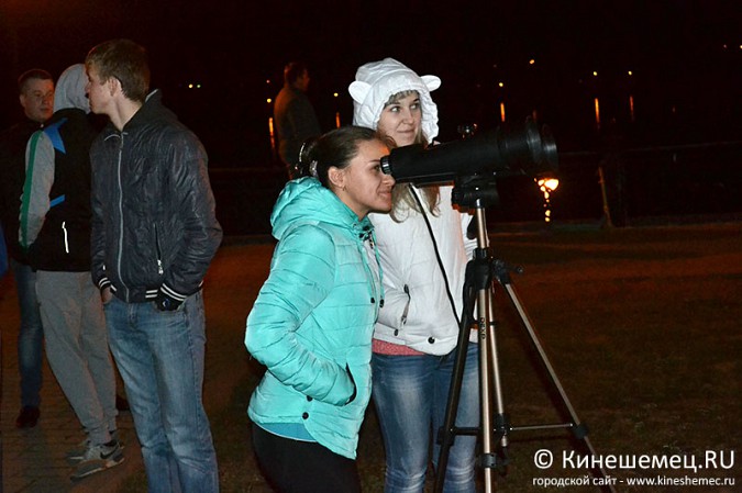 Кинешемцы смотрели на Луну в телескоп фото 14