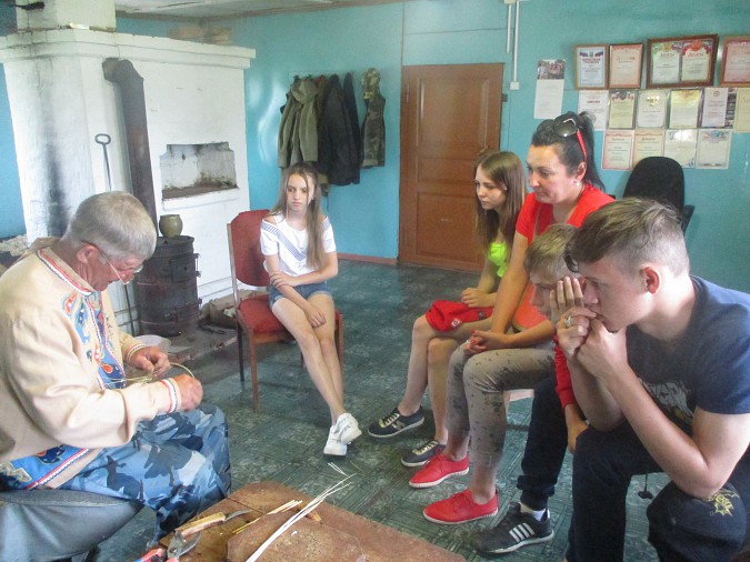 Воспитанники кинешемского детского дома совершили экскурсию в шилекшинский Дом ремёсел фото 5