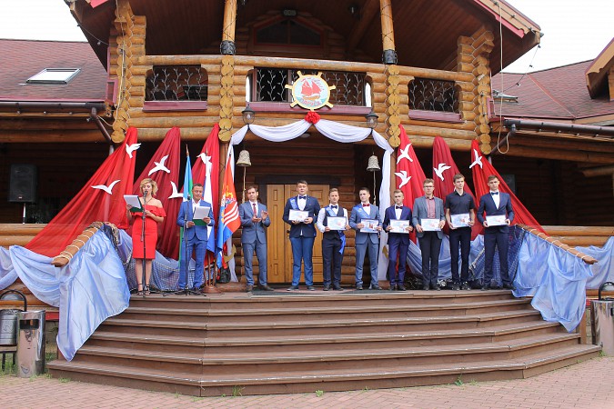 В Семигорье прошел выпускной бал фото 7