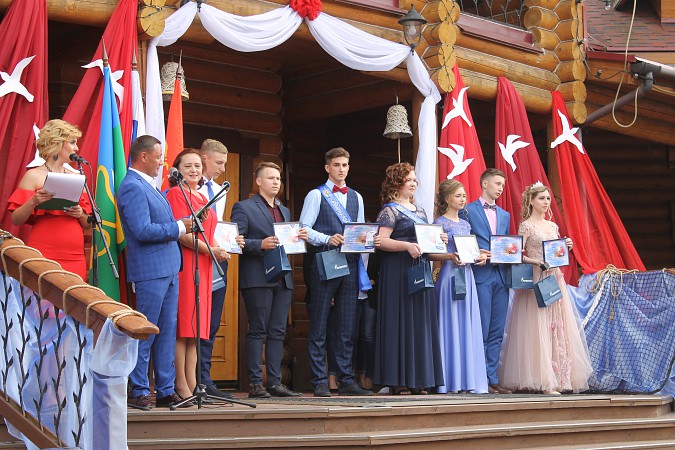 В Семигорье прошел выпускной бал фото 5