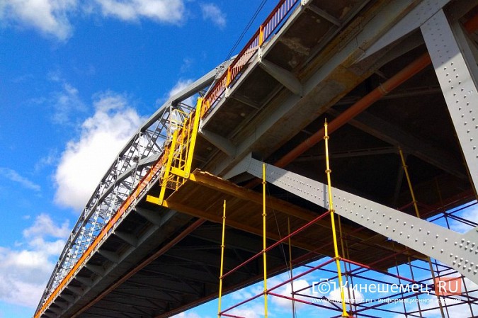 В Кинешме на днях начнется повторная покраска некоторых элементов Никольского моста фото 3