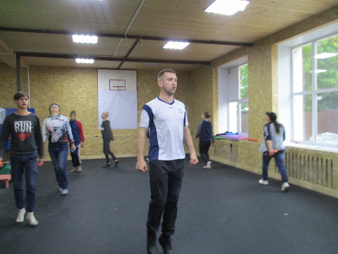 Ребята из детского дома побывали в Православном спортивном клубе фото 2