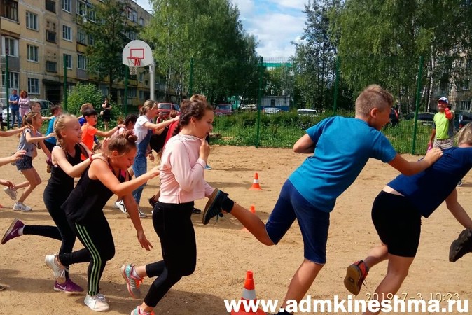 На «Электроконтакте» открыли новую спортивную площадку для детей фото 2
