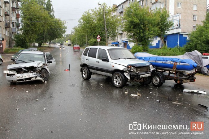 «Нива» спровоцировала столкновение 3 автомобилей у Кузнецкого моста в Кинешме фото 5