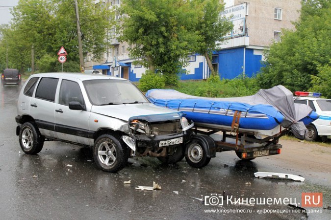 «Нива» спровоцировала столкновение 3 автомобилей у Кузнецкого моста в Кинешме фото 7