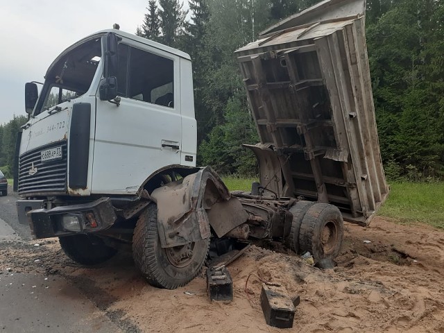 Два грузовика «Volvo» и «МАЗ» раздавили «десятку» в Ивановской области фото 2