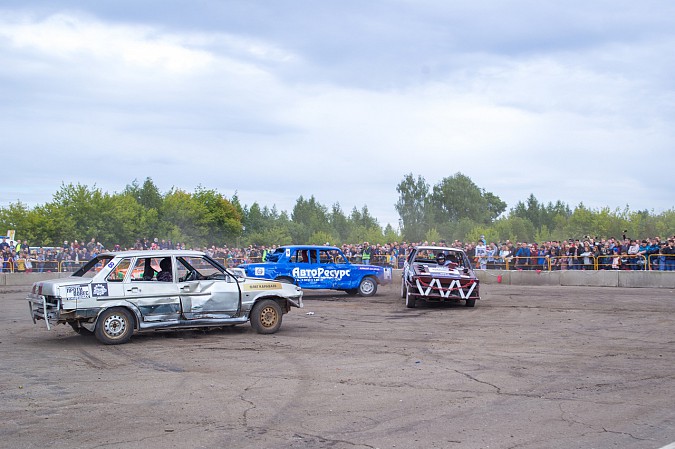 В Кинешме в четвертый раз прошли гладиаторские бои машин фото 21