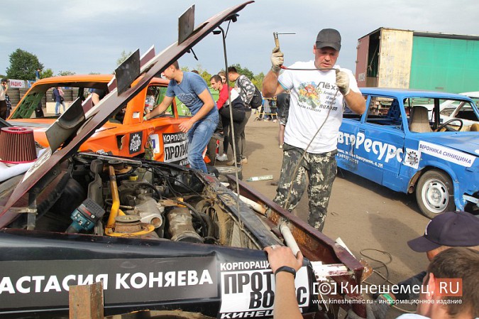 В Кинешме в четвертый раз прошли гладиаторские бои машин фото 87