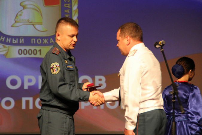 В Кинешме поздравили сотрудников госпожнадзора фото 5