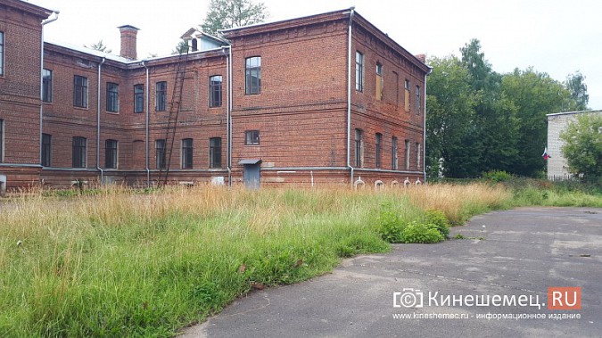 В лицее имени Д.А.Фурманова демонтировали старую спортплощадку фото 4