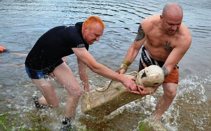 Кинешемские спасатели победили на состязаниях по многоборью на воде фото 2