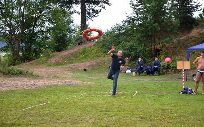 Кинешемские спасатели победили на состязаниях по многоборью на воде фото 4