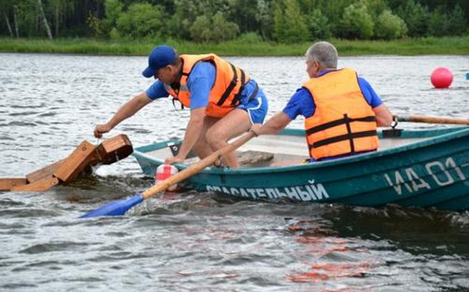 Кинешемские спасатели победили на состязаниях по многоборью на воде фото 5