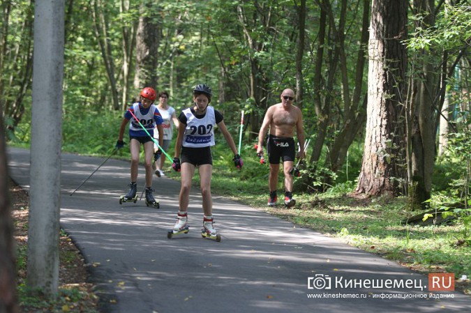 Спортсмены Ивановской области соревновались в Кинешме на лыжероллерах и роликовых коньках фото 31