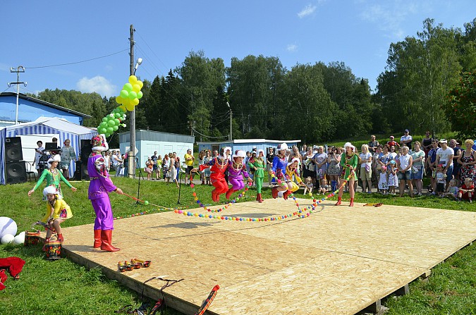 На пляже санатория Станко хвастались огурцами фото 39