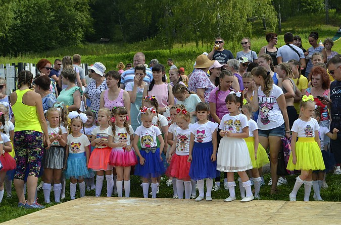 На пляже санатория Станко хвастались огурцами фото 63