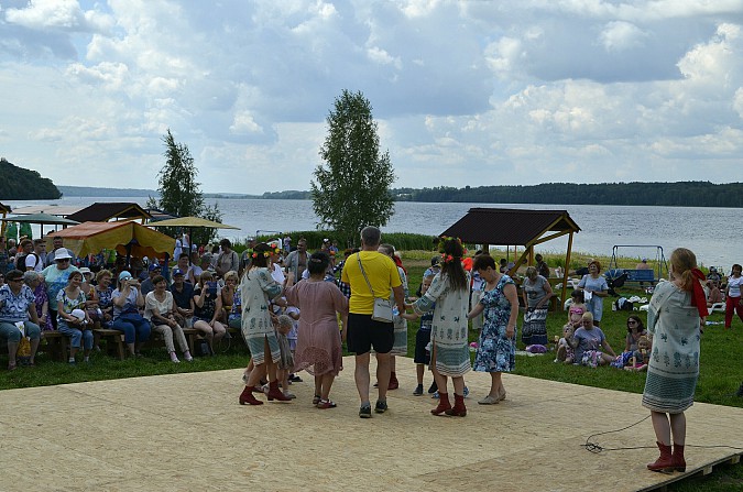 На пляже санатория Станко хвастались огурцами фото 61