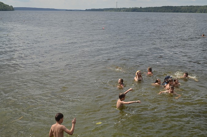 На пляже санатория Станко хвастались огурцами фото 29