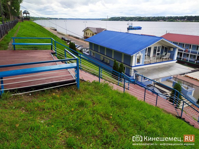 На Волжском бульваре отремонтировали лестницу фото 3