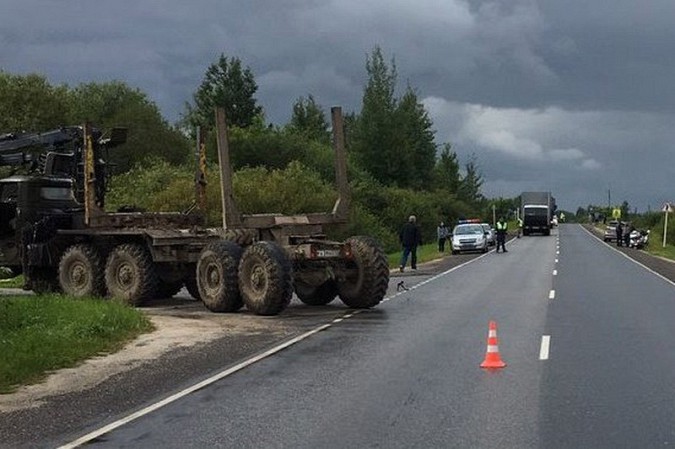 В Ивановской области в столкновении с лесовозом погиб мотоциклист фото 4