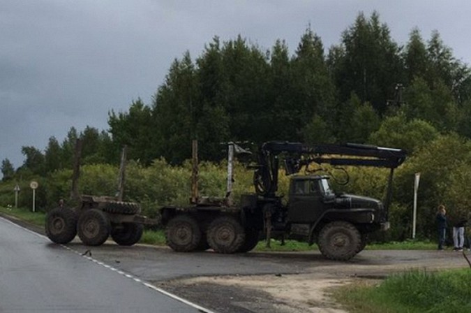 В Ивановской области в столкновении с лесовозом погиб мотоциклист фото 2