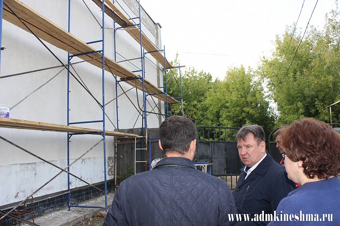 Мэр Кинешмы проинспектировал ремонт ГДК фото 6