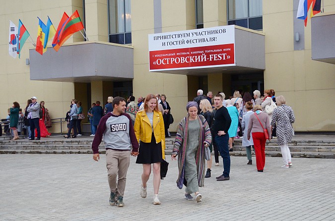 Губернатор Ивановской области приветствовал участников и гостей фестиваля «Островский-FEST» фото 3