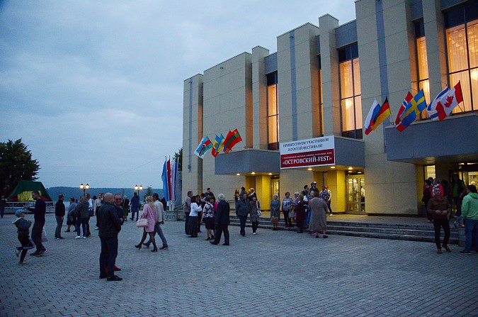Губернатор Ивановской области приветствовал участников и гостей фестиваля «Островский-FEST» фото 13