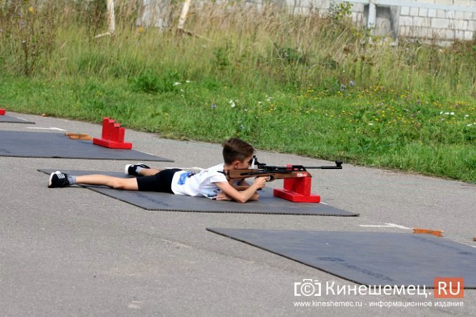 В честь Дня флага России кинешемские биатлонисты соревновались в спринте фото 33