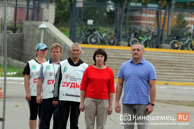 В честь Дня флага России кинешемские биатлонисты соревновались в спринте фото 8