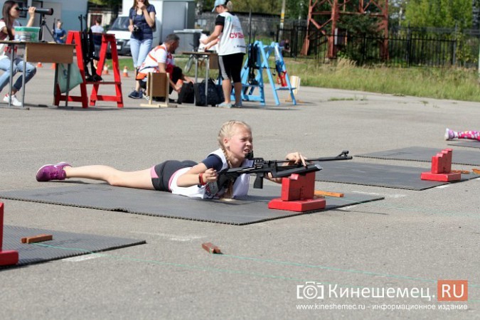 В честь Дня флага России кинешемские биатлонисты соревновались в спринте фото 45