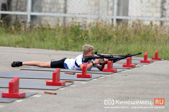 В честь Дня флага России кинешемские биатлонисты соревновались в спринте фото 23