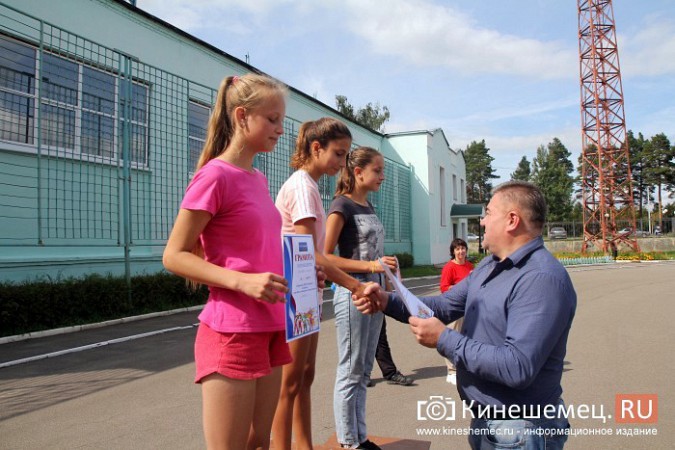В честь Дня флага России кинешемские биатлонисты соревновались в спринте фото 58