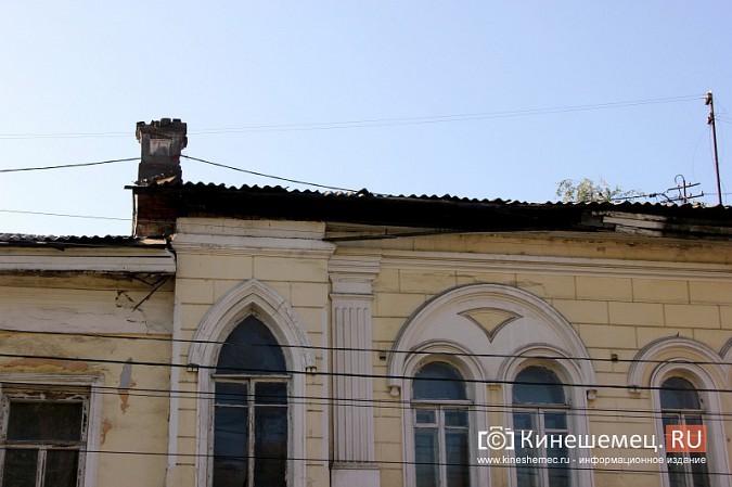 С крыш домов в центре Кинешмы отваливаются доски фото 5