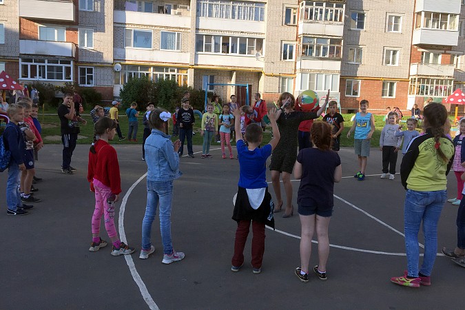 В микрорайоне ДХЗ весело провели День знаний фото 2