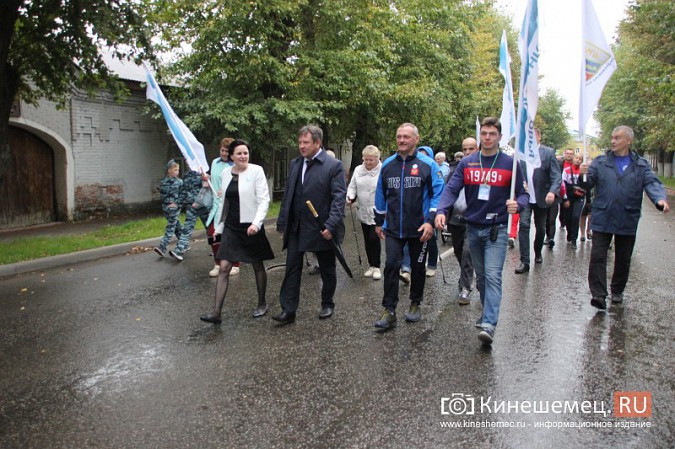 Мэр Кинешмы вместе с горожанами сделал условные 10 тыс. шагов к здоровью фото 12