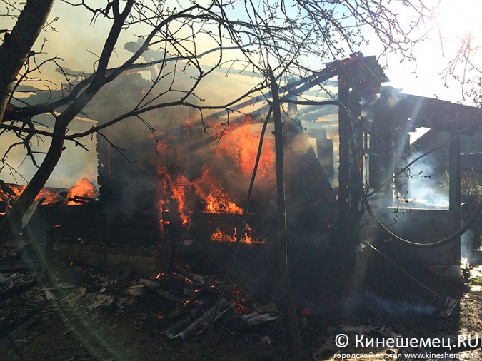 Два человека погибли при пожаре в Заволжском районе фото 4