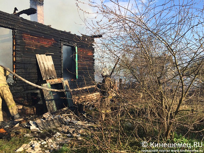 Два человека погибли при пожаре в Заволжском районе фото 5
