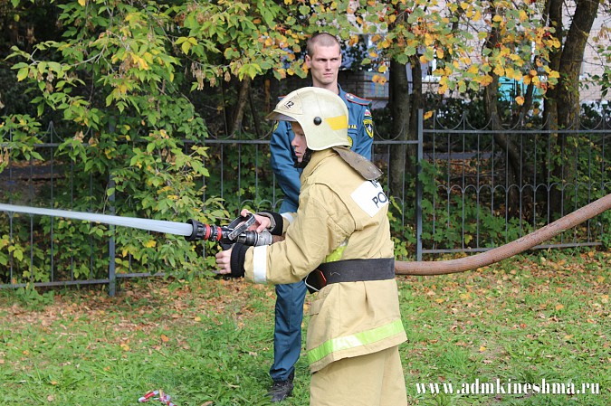 В Кинешме соревновались юные пожарные фото 7
