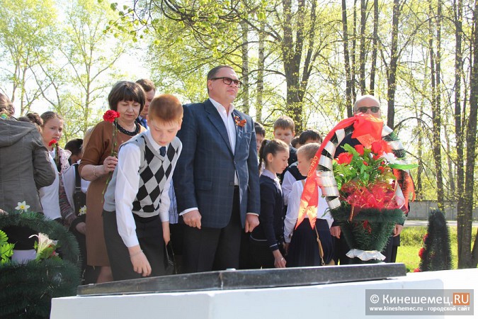 На кладбище «Межаки» вспоминали лётчика, спасшего Кинешму фото 16