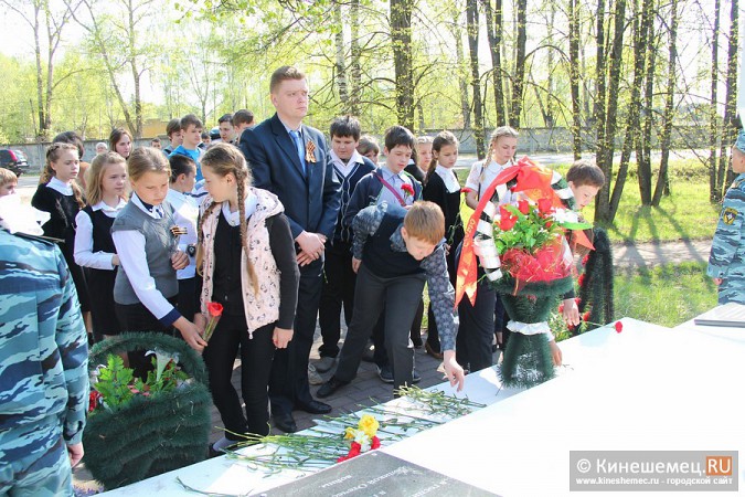 На кладбище «Межаки» вспоминали лётчика, спасшего Кинешму фото 18