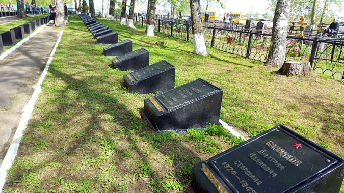На кладбище «Затенки» в Кинешме состоялся митинг в честь Дня Победы фото 12