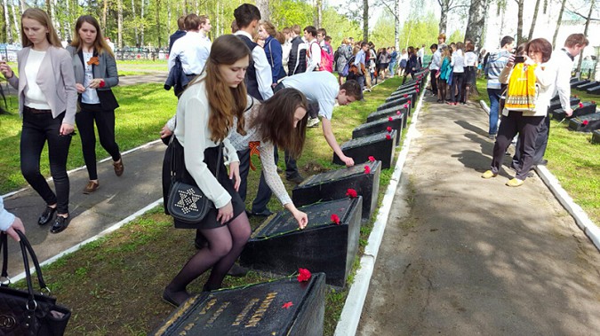 На кладбище «Затенки» в Кинешме состоялся митинг в честь Дня Победы фото 17